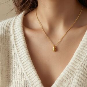 Gold Teardrop Pendant Necklace - Droplet
